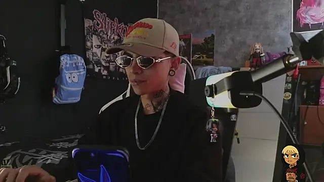 AcidMilo online show from February 5, 5:28 pm