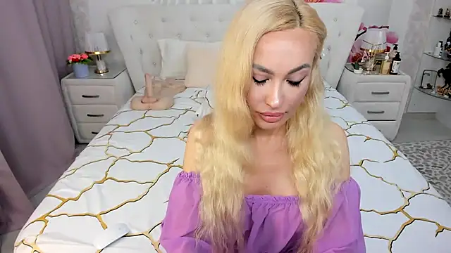 HottieSweetBritney online show from July 15, 4:01 pm