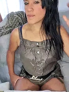 zhayra rose online show from February 14, 9:21 pm