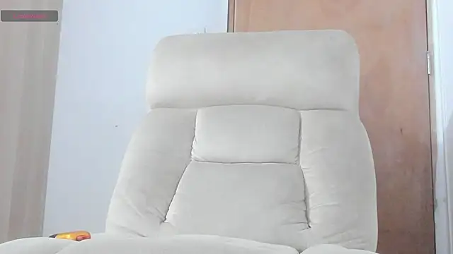 Snapshot of ZoeStewart chatting on March 20, 11:23 pm ZoeStewart online show from March 20, 11:23 pm