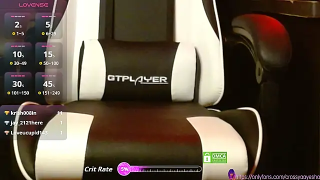 Snapshot of CrossyAayesha chatting on November 6, 11:11 am CrossyAayesha online show from November 6, 11:11 am