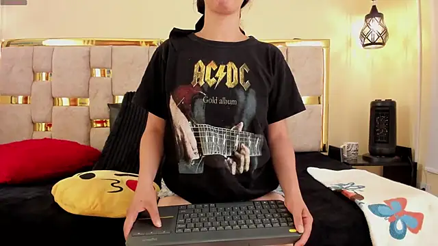 Snapshot of ttata_3 chatting on February 14, 11:31 pm ttata 3 online show from February 14, 11:31 pm