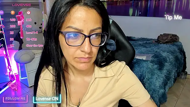 alma blue online show from February 12, 10:27 pm