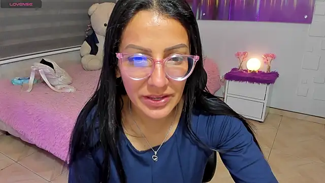 alma blue online show from June 4, 11:55 pm