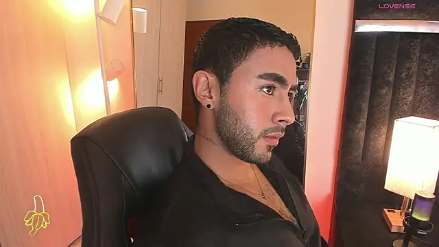 ItsMeEros online show from December 5, 9:00 pm