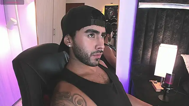 ItsMeEros online show from April 19, 9:06 pm