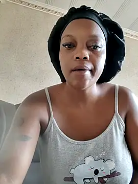 Snapshot of EbonyBuu chatting on January 15, 7:57 am EbonyBuu online show from January 15, 7:57 am