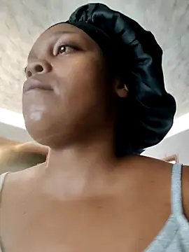 EbonyBuu online show from February 10, 7:45 am