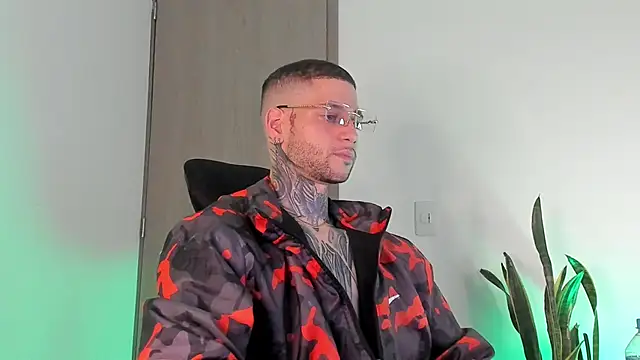  jamesleandros1 online show from March 5, 1:01 am