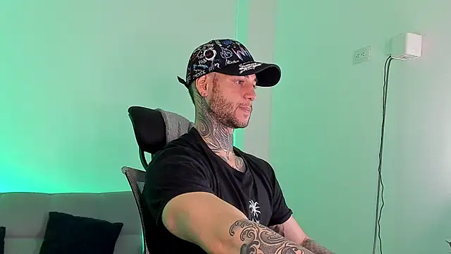  jamesleandros1 online show from June 28, 2:34 pm