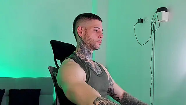  jamesleandros1 online show from July 5, 5:31 pm