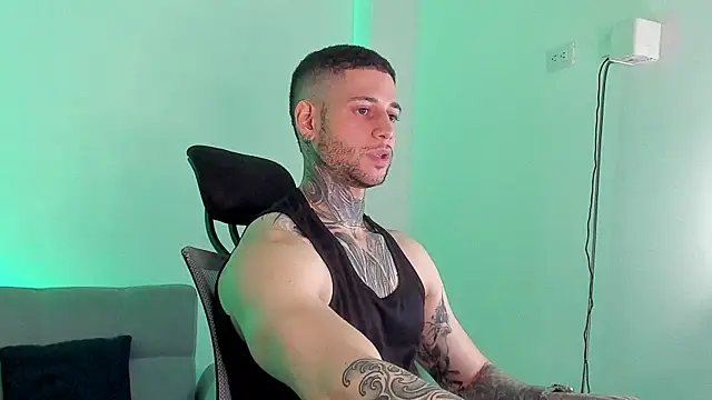  jamesleandros1 online show from July 6, 10:23 pm