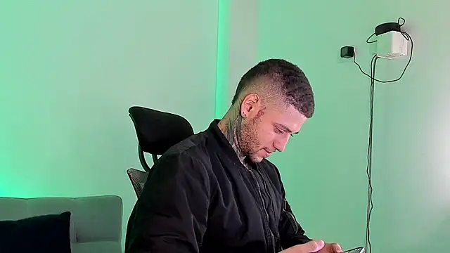 jamesleandros1 online show from July 7, 6:45 pm