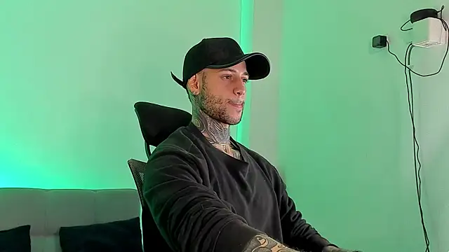  jamesleandros1 online show from July 11, 3:42 am