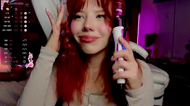 Snapshot of Juliette_Sunshine chatting on December 1, 10:21 pm Juliette Sunshine online show from December 1, 10:21 pm