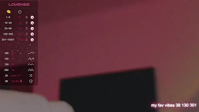 Snapshot of Juliette_Sunshine chatting on September 17, 10:11 pm Juliette Sunshine online show from September 17, 10:11 pm