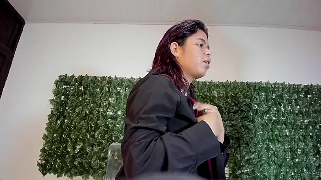 SabinaMerchetti online show from February 7, 8:01 pm