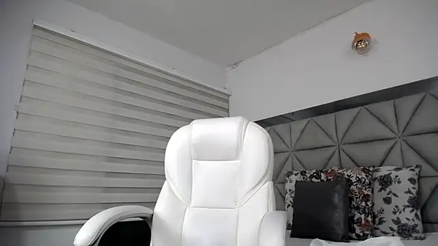 nana levy online show from January 30, 4:37 am