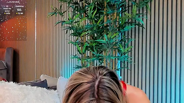 Avril Cyrus online show from February 5, 11:44 am