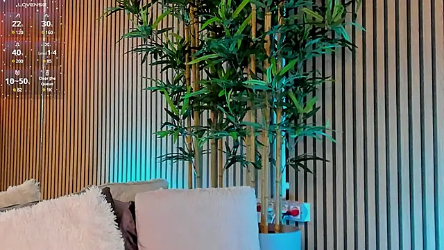 Avril Cyrus online show from February 28, 1:58 pm