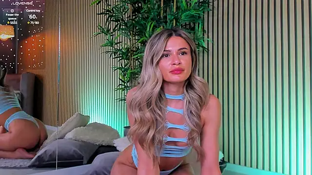 Avril Cyrus online show from March 17, 2:45 pm