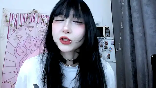 Holy420lolii online show from June 14, 5:15 pm