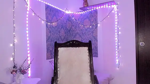 Eva Lee  online show from March 6, 9:39 am