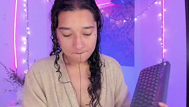 Eva Lee  online show from June 14, 10:17 am