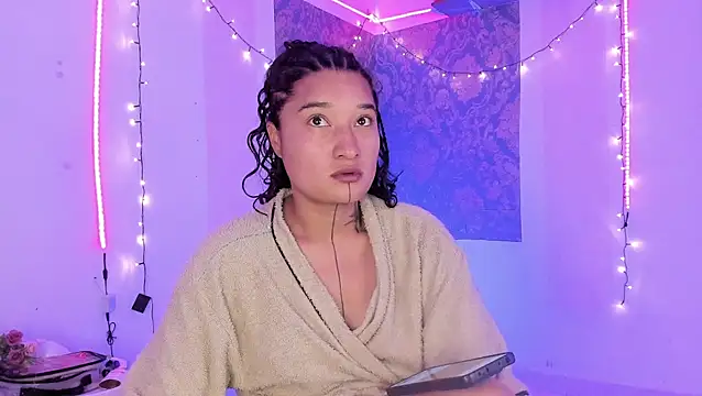 Eva Lee  online show from June 30, 10:27 am