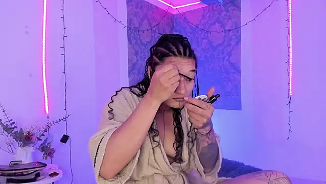 Eva Lee  online show from July 1, 11:01 am