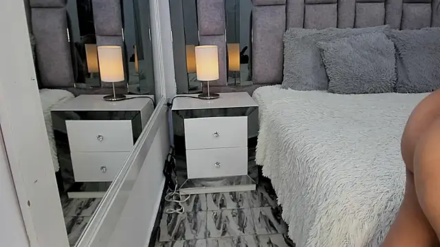 EMMAHILL1 online show from December 16, 11:26 am