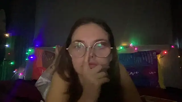 lovebellagrey online show from December 16, 10:45 pm