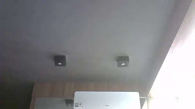 Snapshot of Skinny-Kitten chatting on April 18, 3:32 am Skinny-Kitten online show from April 18, 3:32 am