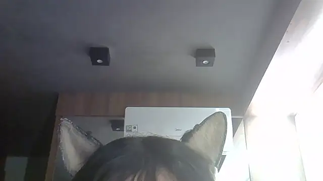 Snapshot of Skinny-Kitten chatting on April 27, 9:24 pm Skinny-Kitten online show from April 27, 9:24 pm