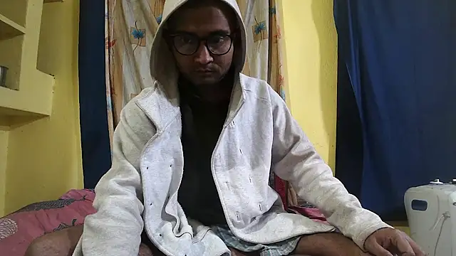 Snapshot of Cute_boy2000 chatting on January 27, 12:22 am Cute boy2000 online show from January 27, 12:22 am