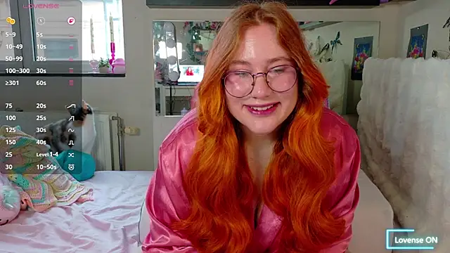 FluffyRainbowKity online show from May 15, 8:32 am