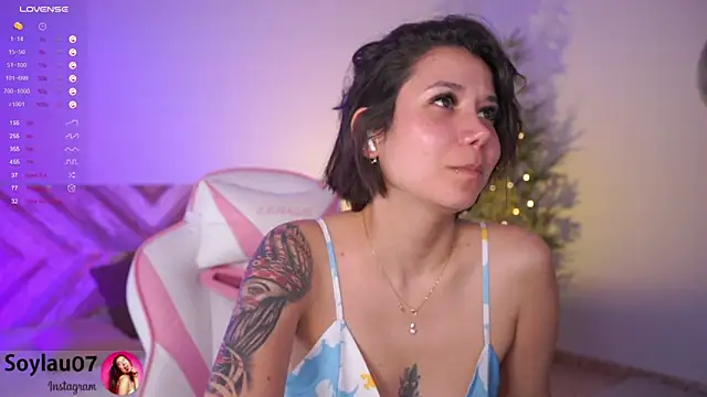 Snapshot of imjess01 chatting on February 12, 3:18 am imjess01 online show from February 12, 3:18 am