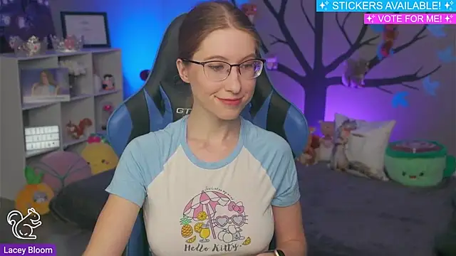 TheLaceyBloom online show from January 9, 2:11 am