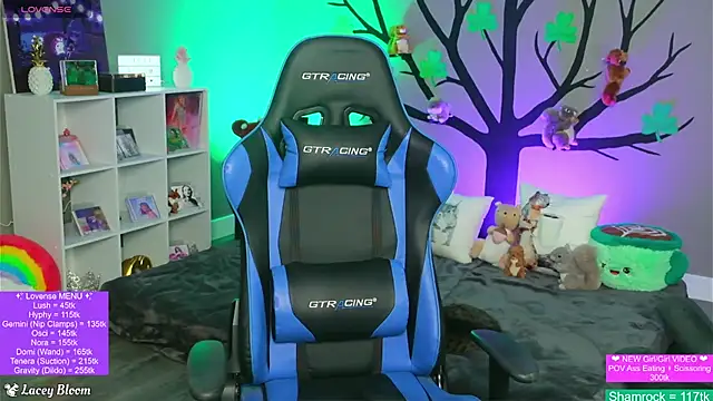 TheLaceyBloom online show from March 30, 12:55 am