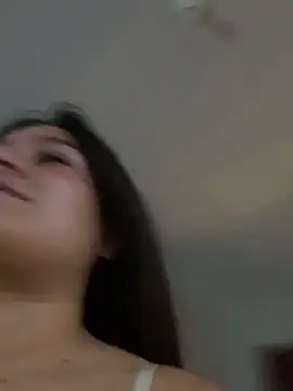 Snapshot of LuceroRm chatting on February 3, 6:22 am LuceroRm online show from February 3, 6:22 am