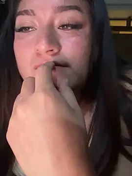 Snapshot of LuceroRm chatting on February 3, 6:40 am LuceroRm online show from February 3, 6:40 am