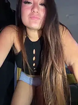 Snapshot of LuceroRm chatting on February 11, 5:23 am LuceroRm online show from February 11, 5:23 am