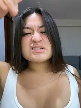 Snapshot of LuceroRm chatting on February 19, 5:03 am LuceroRm online show from February 19, 5:03 am