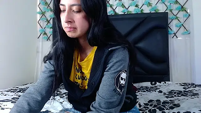 EmmaWilliamss online show from December 19, 2:35 pm