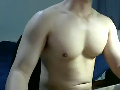 Snapshot of yellowoood chatting on March 7, 12:34 pm yellowoood online show from March 7, 12:34 pm