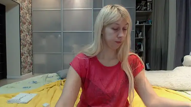 Snapshot of KyliePag chatting on December 14, 7:14 am KyliePag online show from December 14, 7:14 am