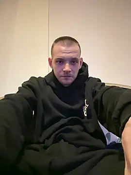 Snapshot of Z1uk chatting on July 25, 7:33 pm Z1uk online show from July 25, 7:33 pm