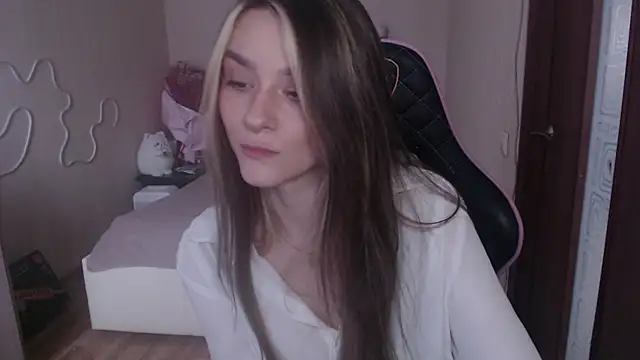 Snapshot of jeann_elsaa chatting on March 9, 8:18 am jeann elsaa online show from March 9, 8:18 am