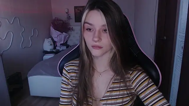 Snapshot of jeann_elsaa chatting on March 16, 3:47 am jeann elsaa online show from March 16, 3:47 am