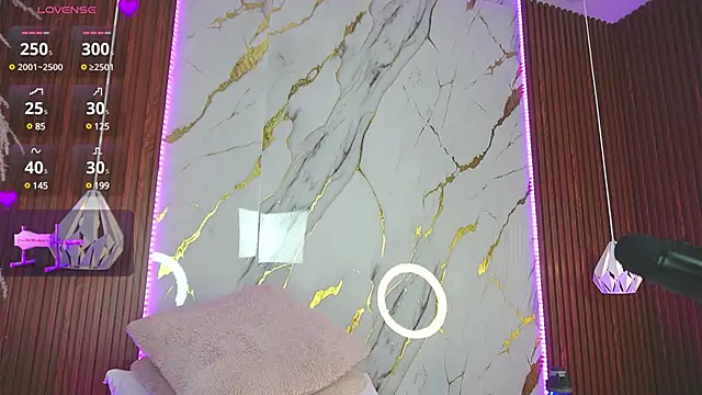 haylie  online show from January 13, 5:23 am